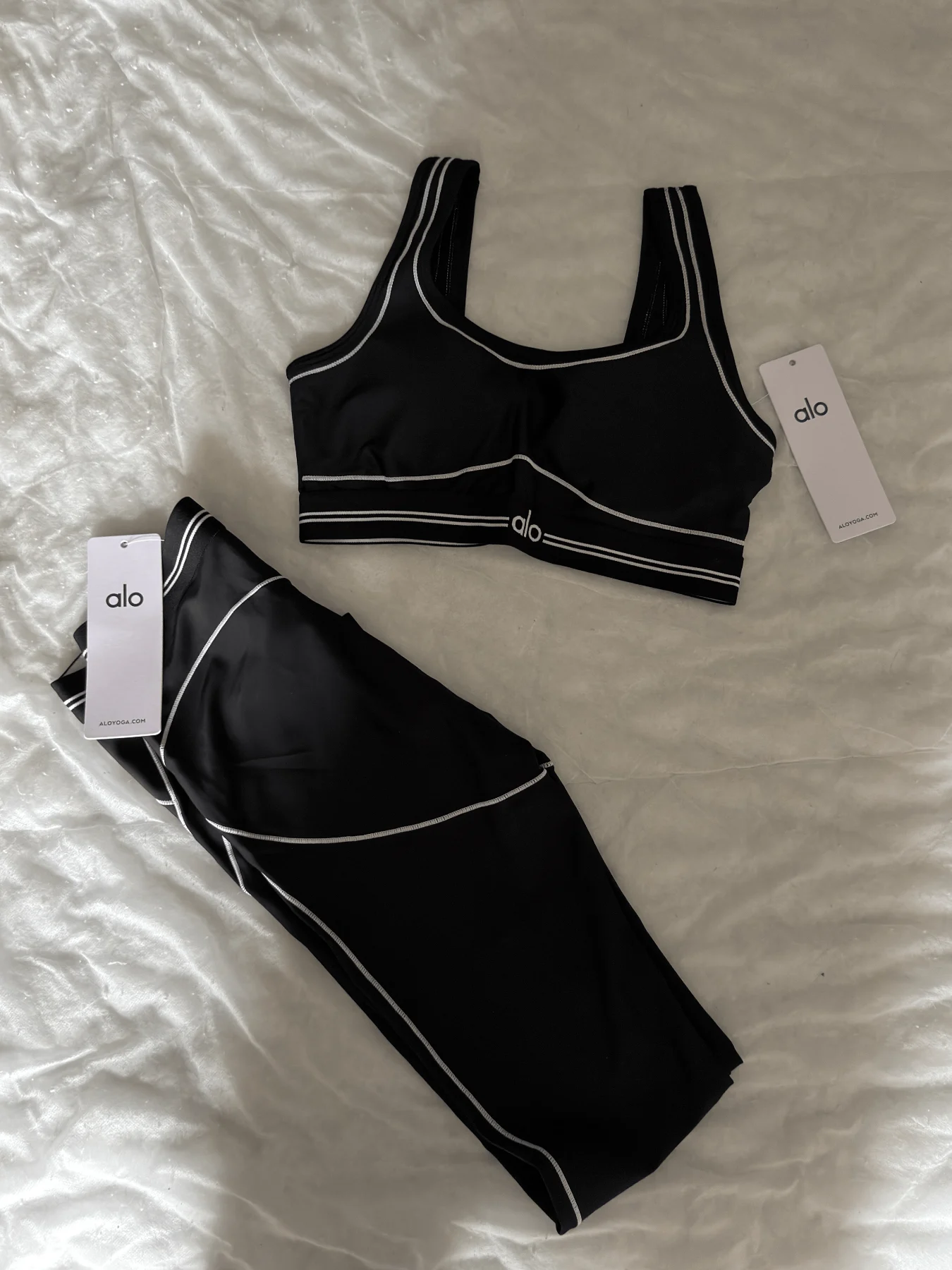 Alo Yoga Full Set | Size M | New & Unworn | Fast Dispatch