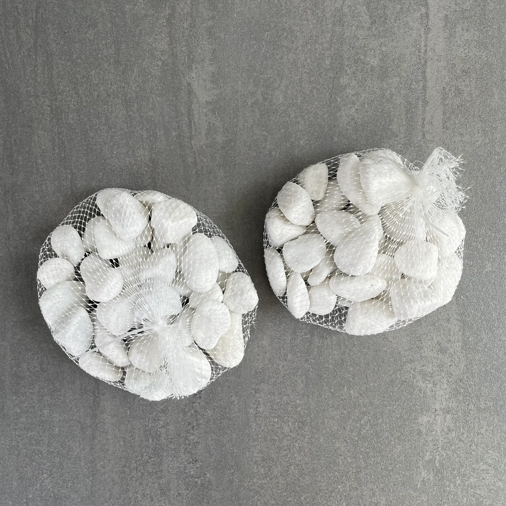 2 bags of 1kg Large White Stones (2kg)