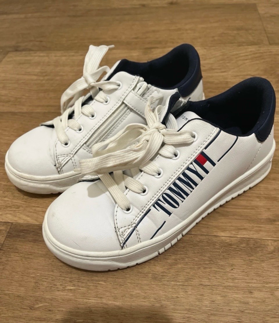 Tommy Hilfiger trainers size 1