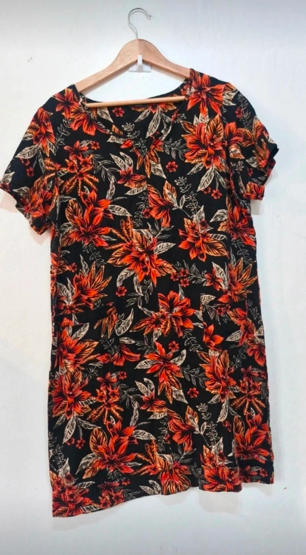 Ladies size 16 isle collection linen blend short sleeved dress black with orange mix floral print