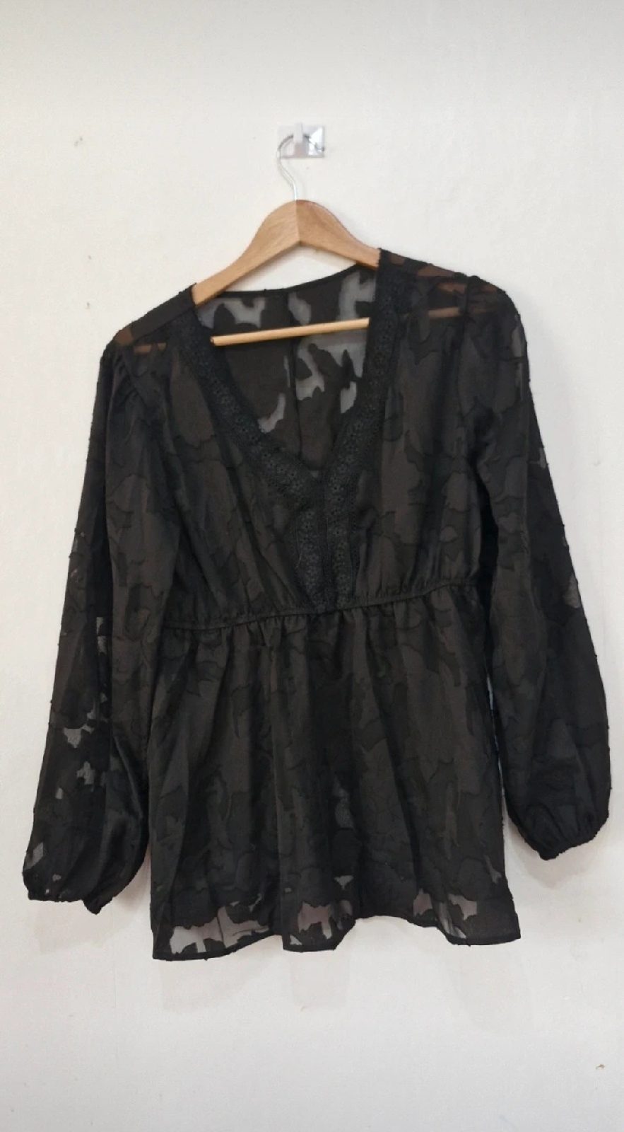 Ladies size 0XL black long sleeved lace detailing black top