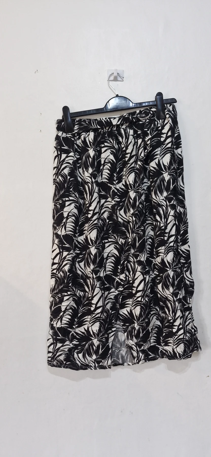 Promod Boutique ladies size 14 black and white midi skirt