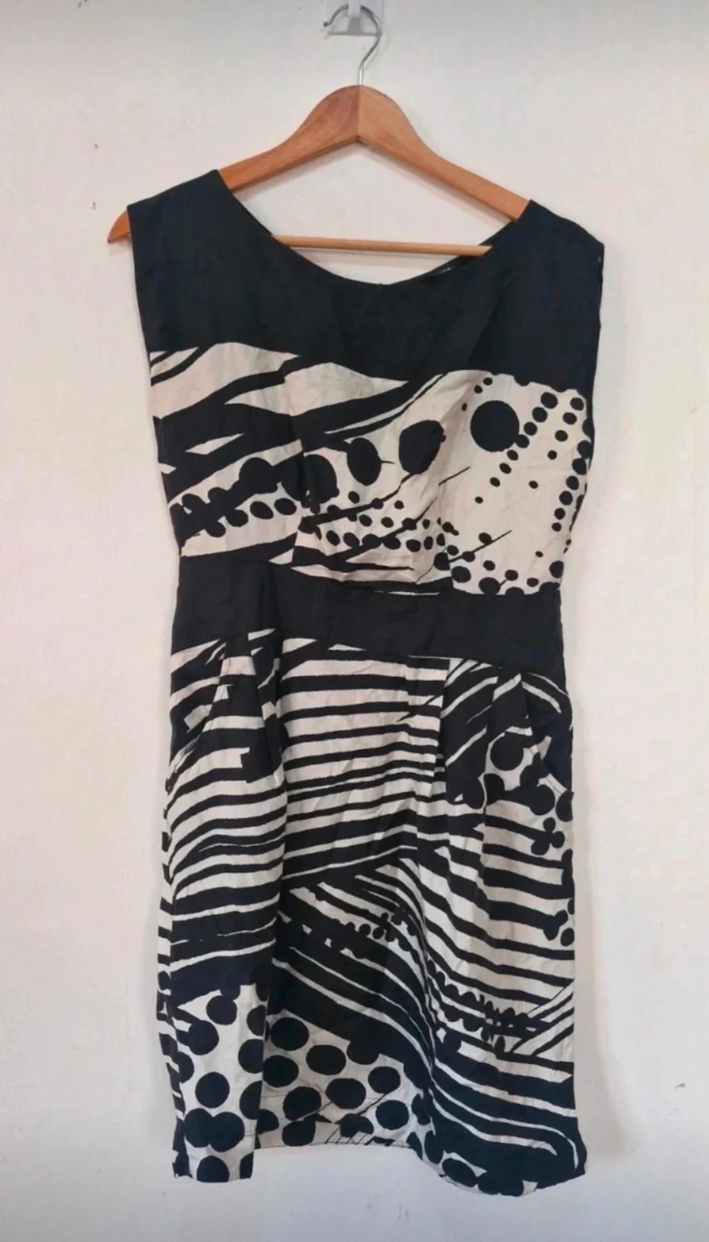 Warehouse Size 12 100% silk  Black White Abstract Polka Dot Striped Shift Dress