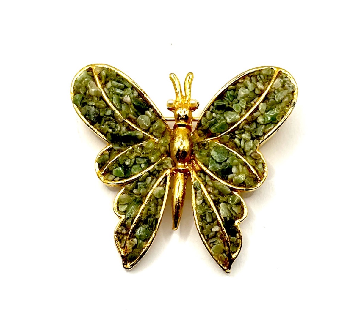 Vintage Crushed Green Stone Butterfly Brooch Jade Chip Inlay Gold Tone Pin