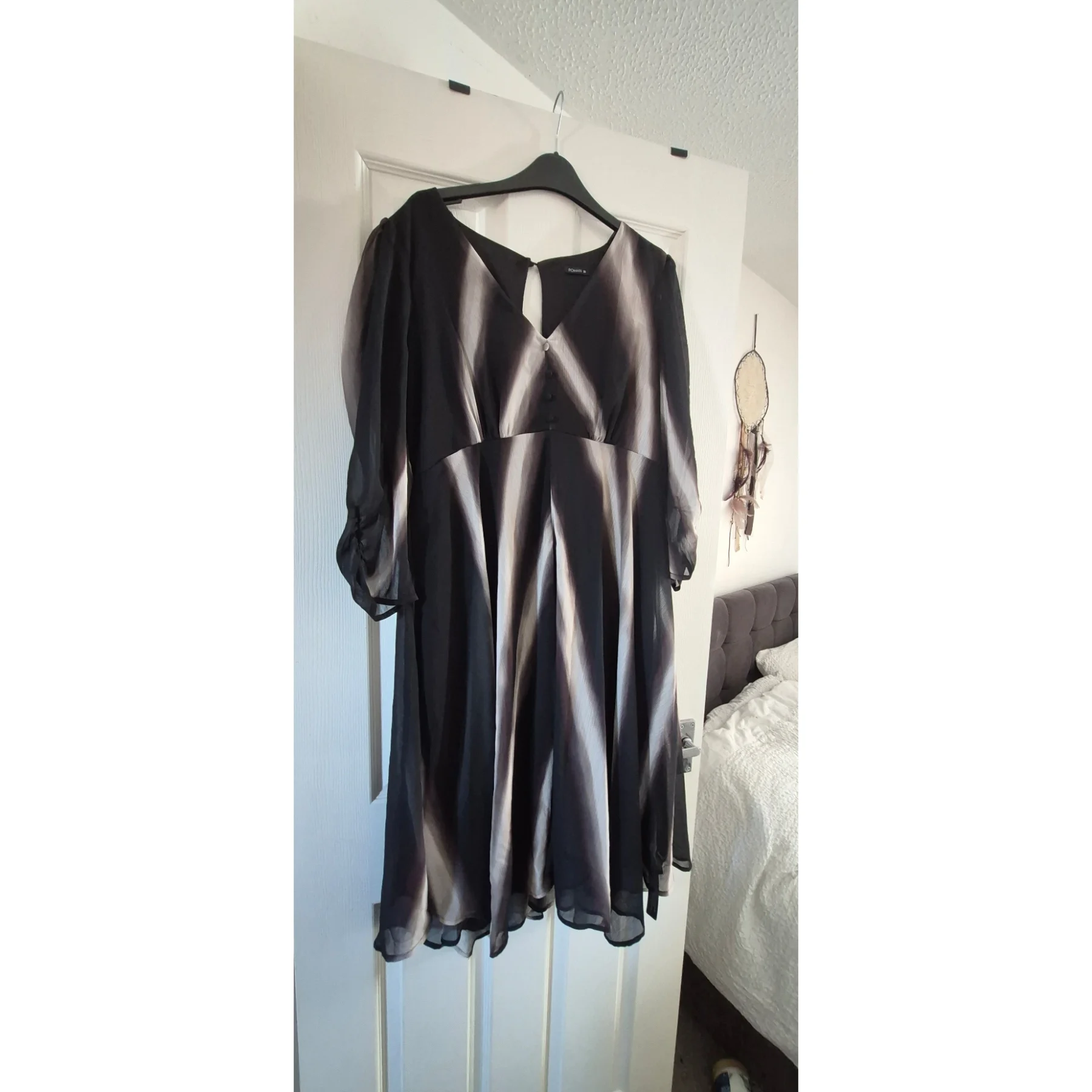 Women's Stripe Print Hanky Hem V-Neck Midi Dress ~ Size 16