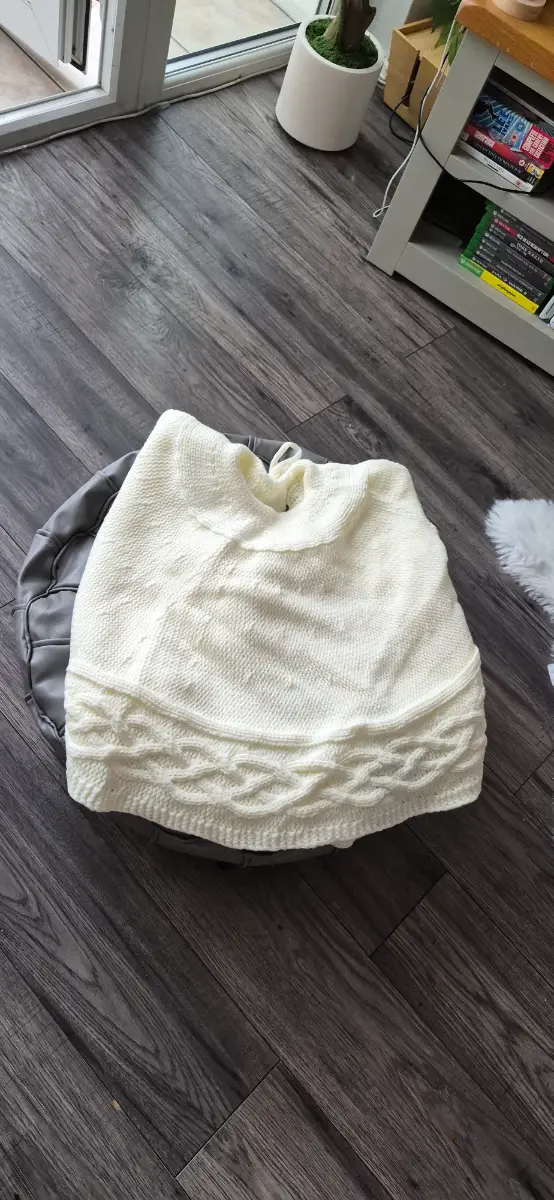 Chunky Knitted Christmas Tree Skirt With Bow Tie Closure ~ Cream ~ 90cm