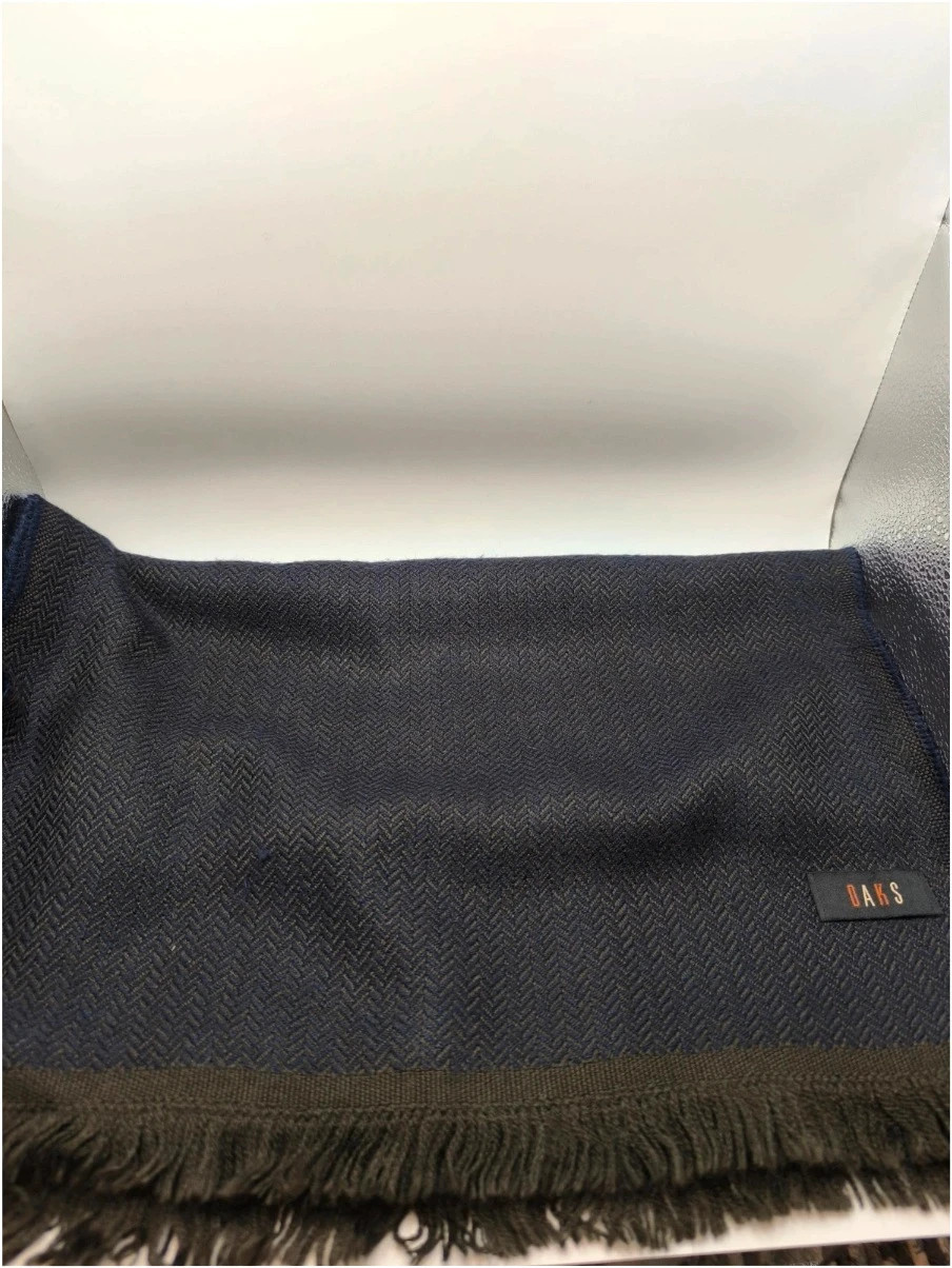 Daks lightweight vintage scarf read description