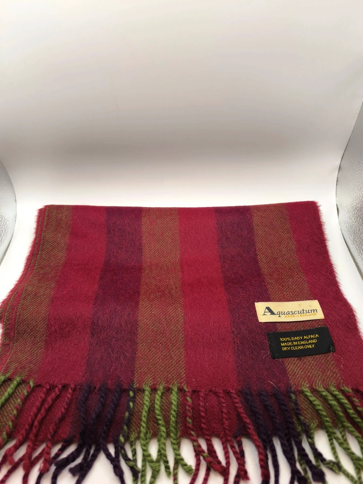 Vintage Aquascutum scarf in great condition