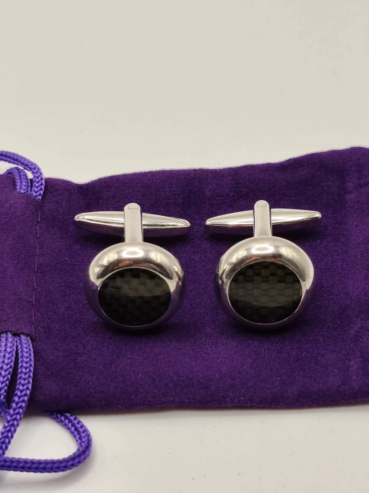 Men's Modern Carbon Fibre & Silver Tone Round Cufflinks – Sleek & Professional