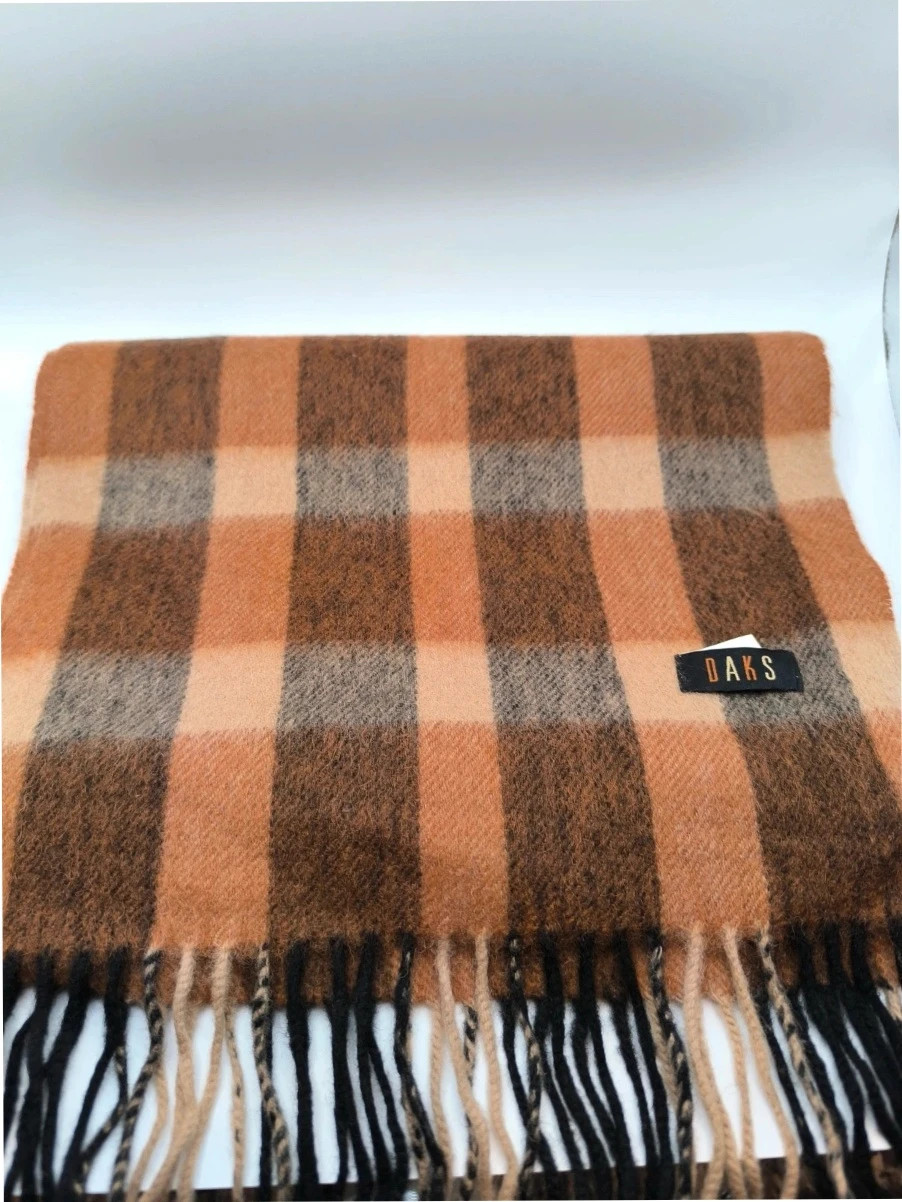 Daks vintage scarf in great condition