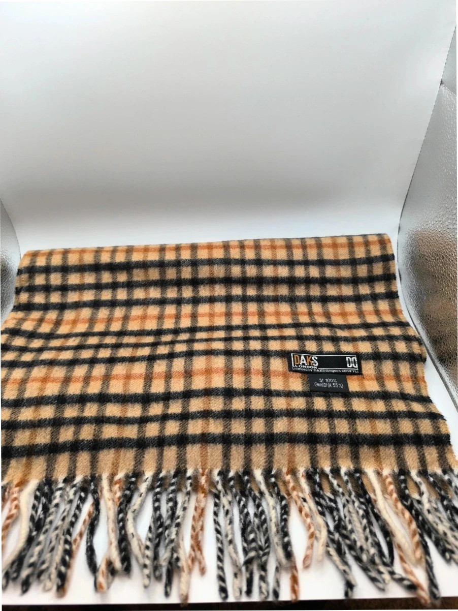 Stunning old school Daks vintage scarf