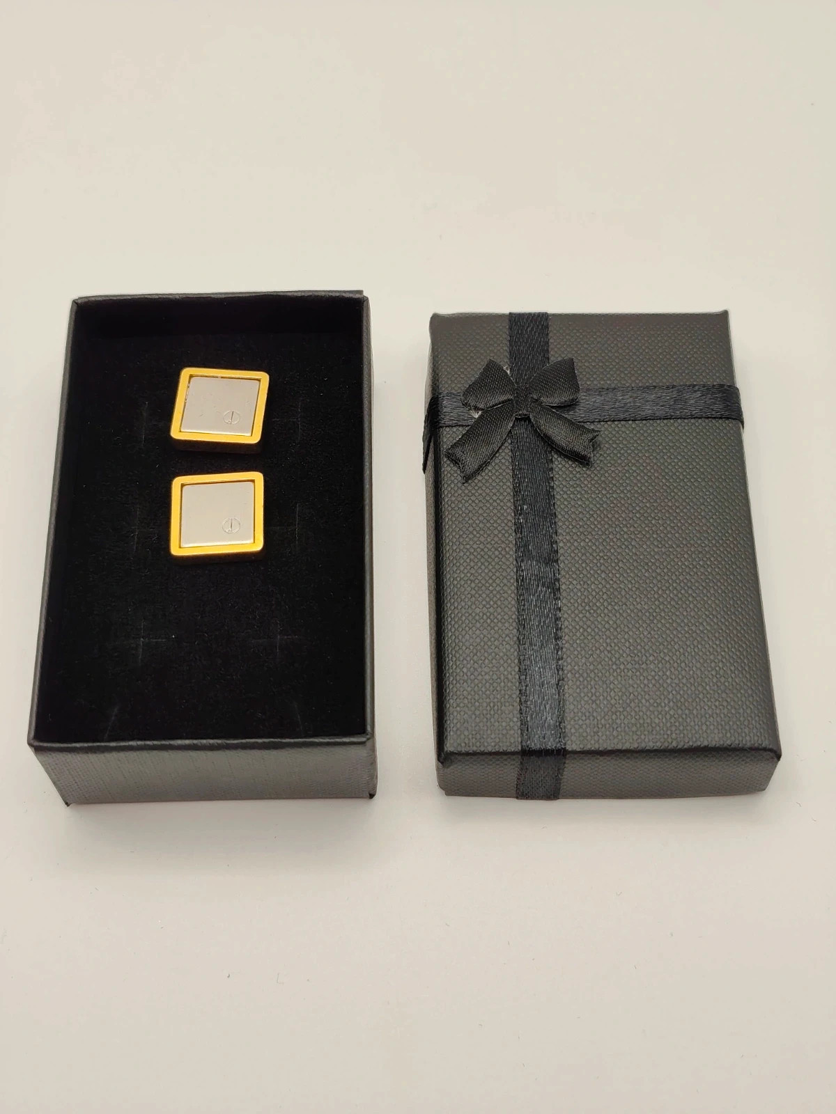 Dunhill vintage two tone square cut vintage cufflinks d logo