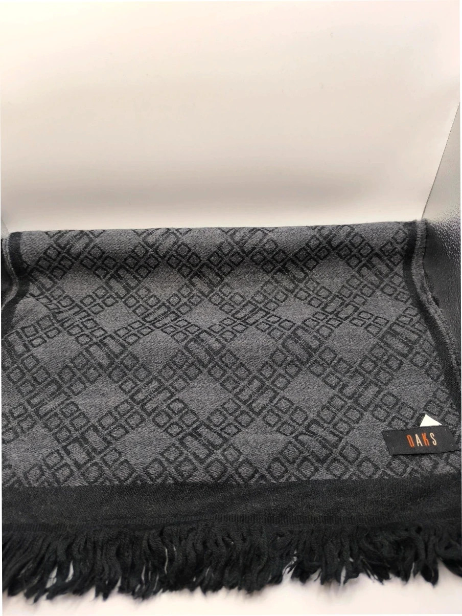 Lightweight vintage Daks scarf