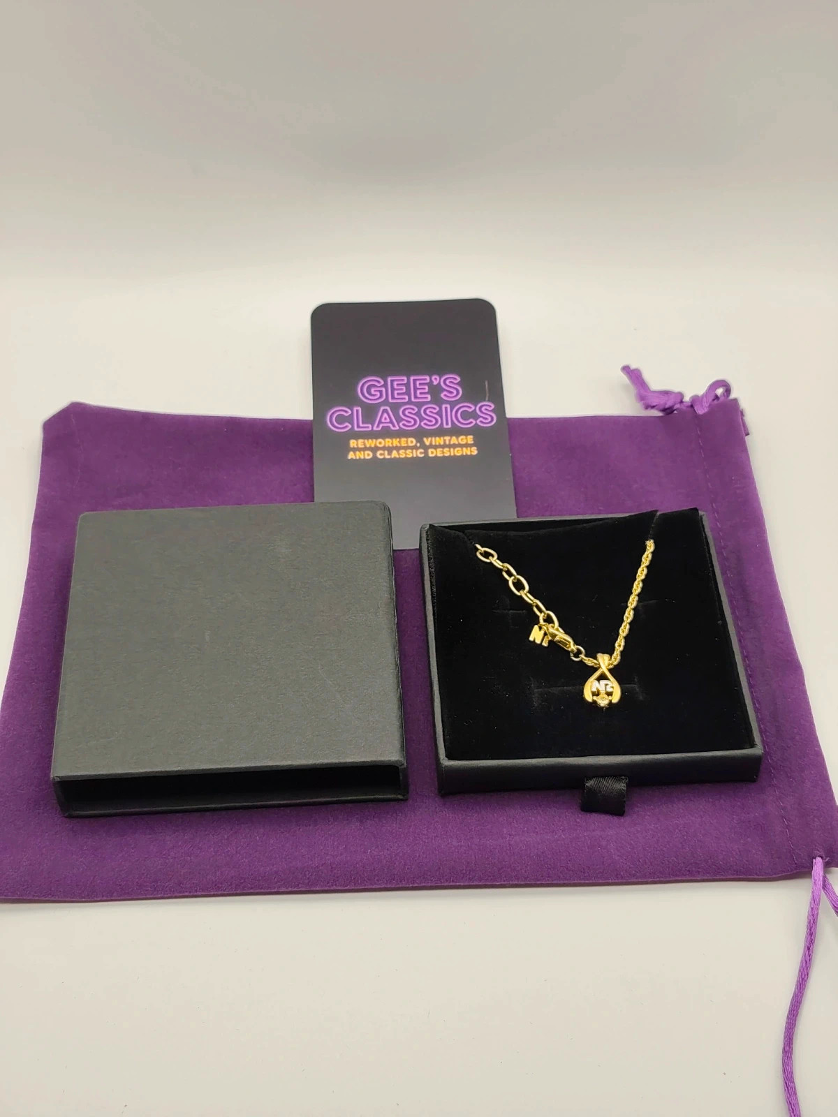 Vintage 1980's Nina Ricci necklace and pendant