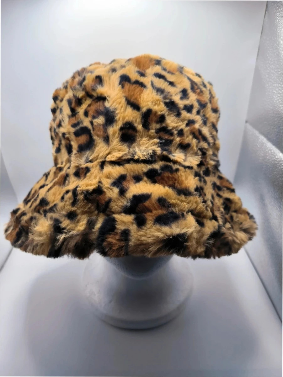 Lovely Jessica Simpson faux fur leopard print hat