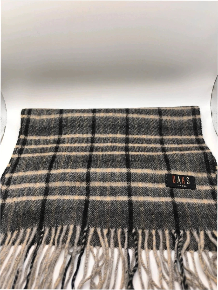 Daks cashmere vintage scarf in great condition