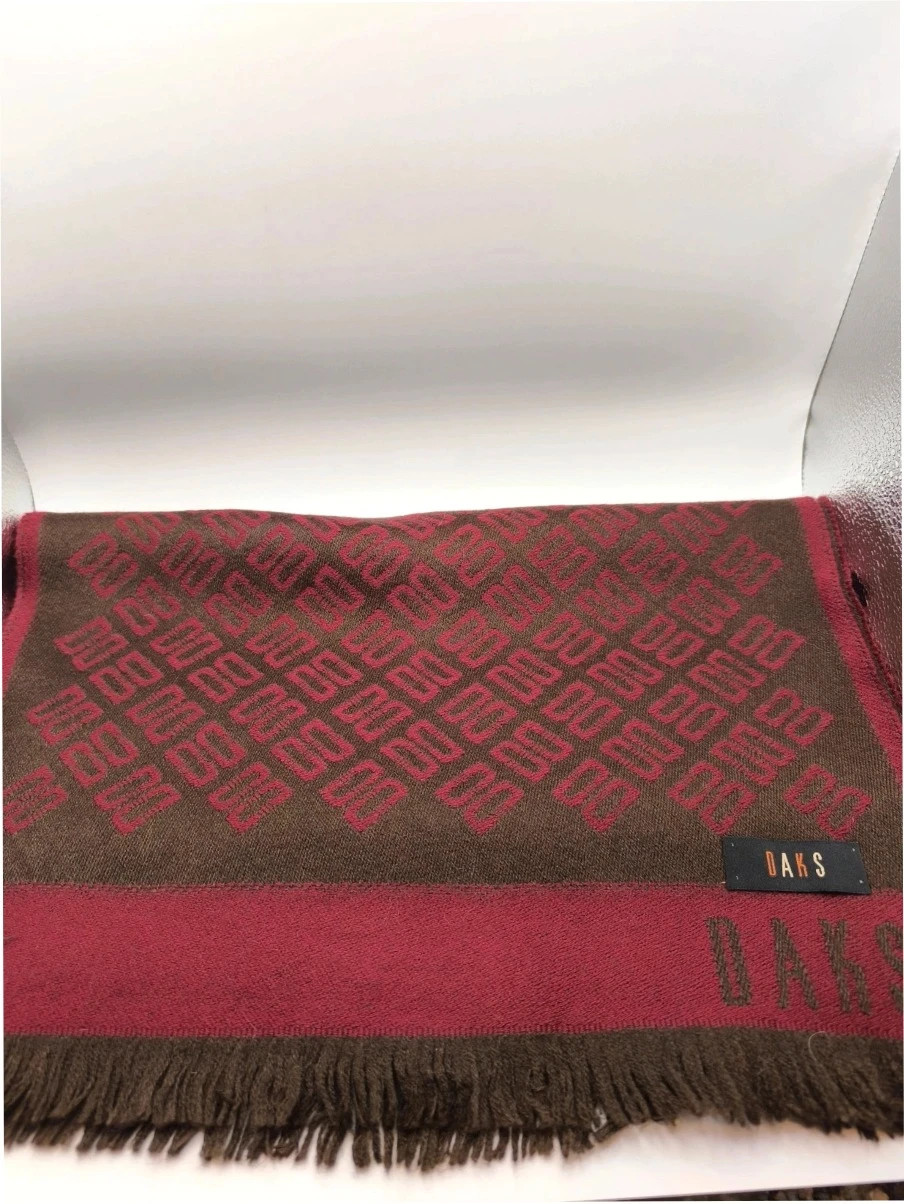 Fabulous daks lightweight vintage scarf