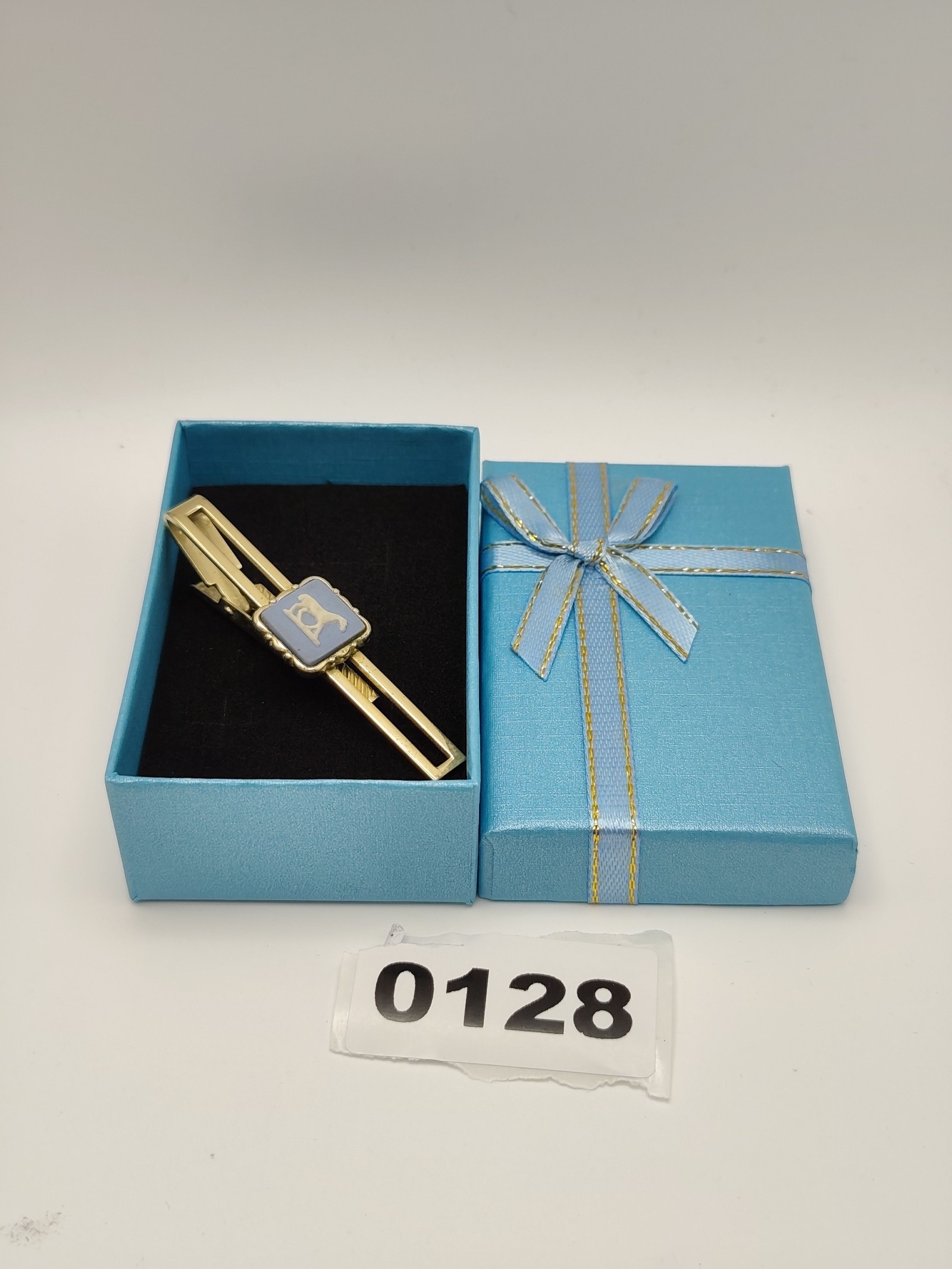 Vintage Wedgwood Gold Tone Blue & White Horse Men Tie Clip