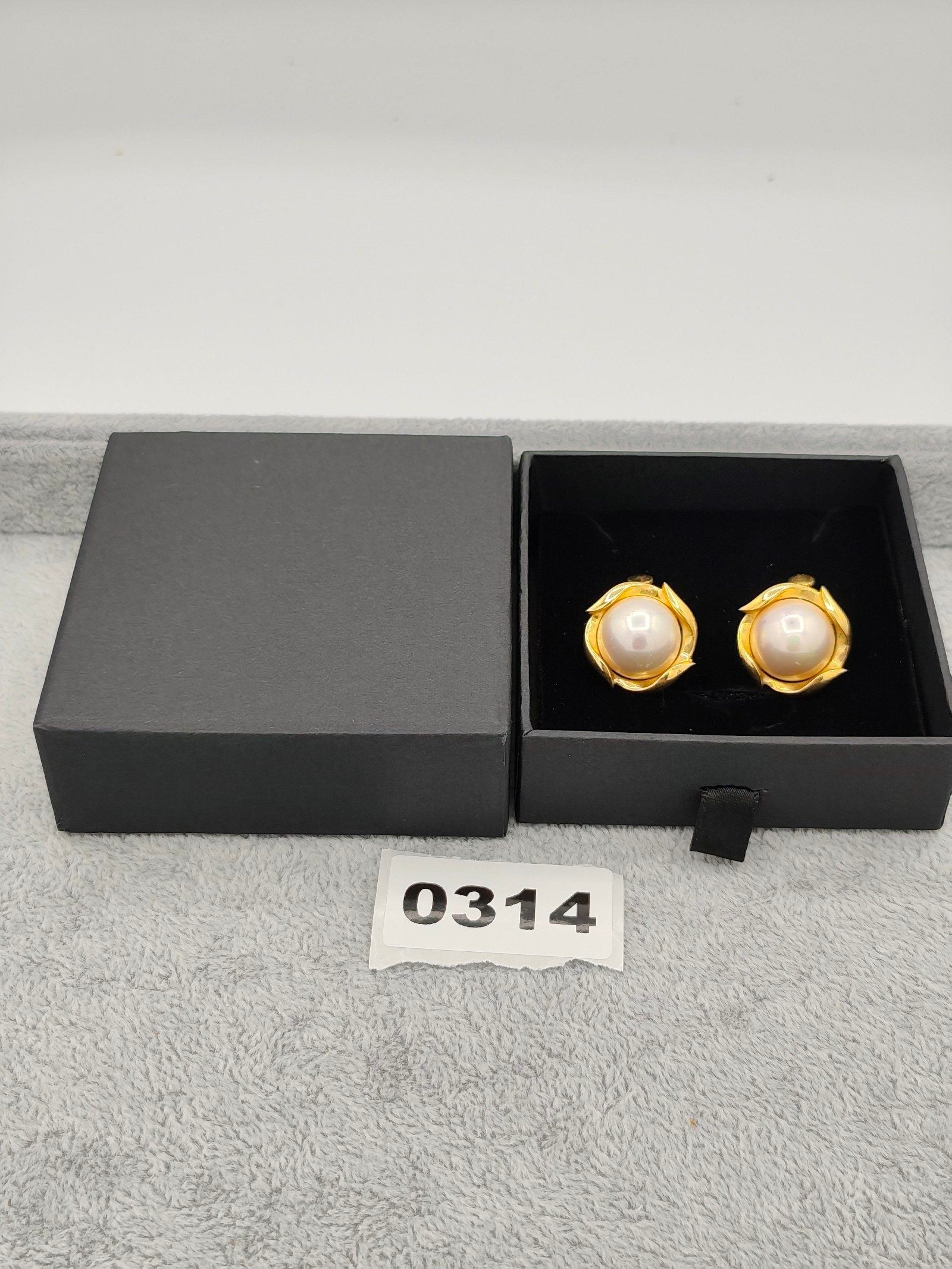 Pearl & Gold Tone Floral Clip-On Earrings 2.2 cm Women