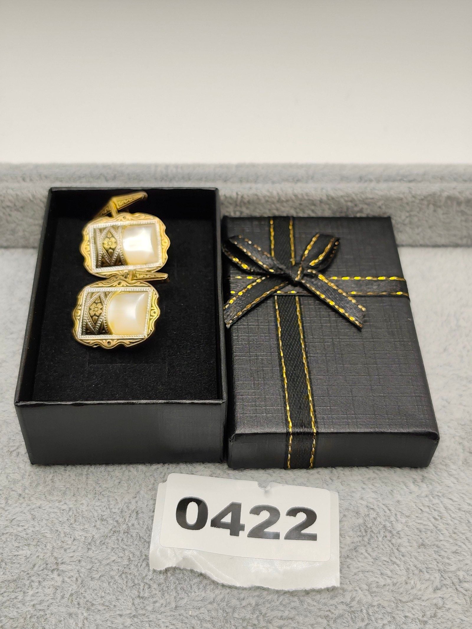 Vintage Gold Tone & Faux Pearl Floral Motif Men's Cufflinks Other