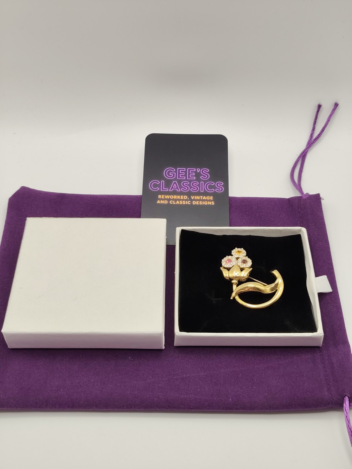Vintage Nina Ricci Brooch In Stunning Condition