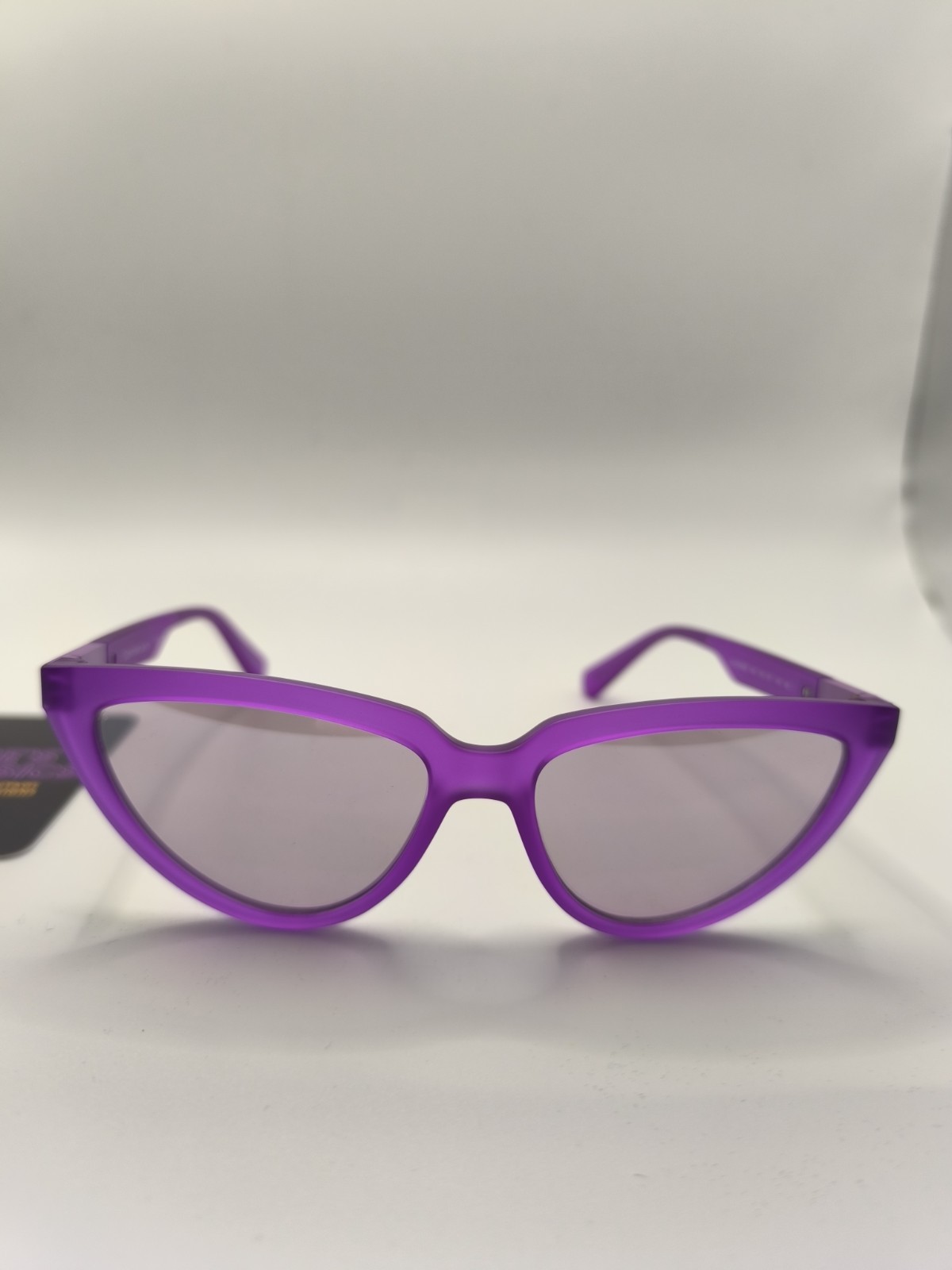 Calvin Klein Lilac Cats Eyes Sunglasses RRP £95 Brand New With Hard Case