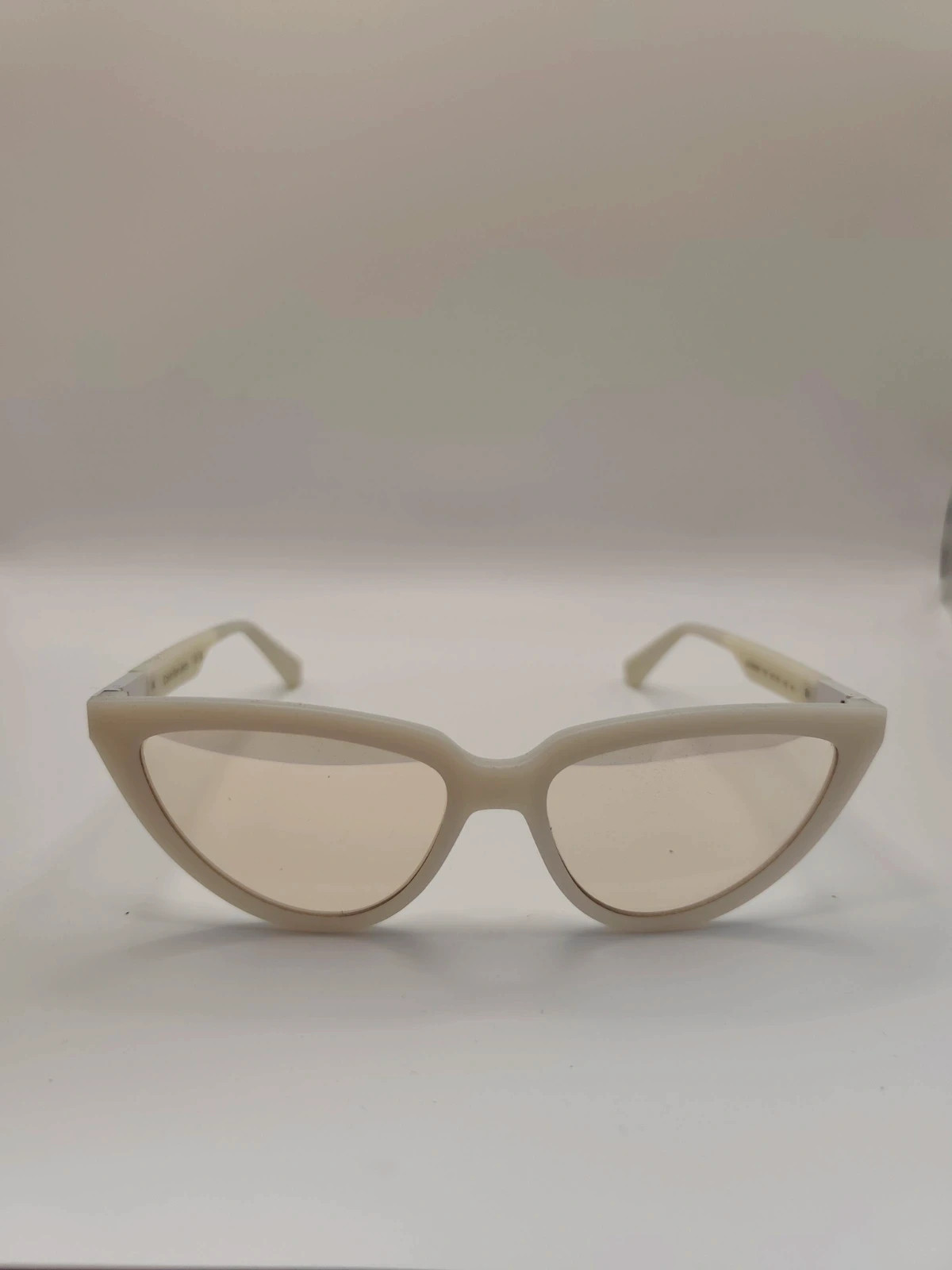 Calvin Klein brand new RRP £95 white designer cats eyes sunglasses