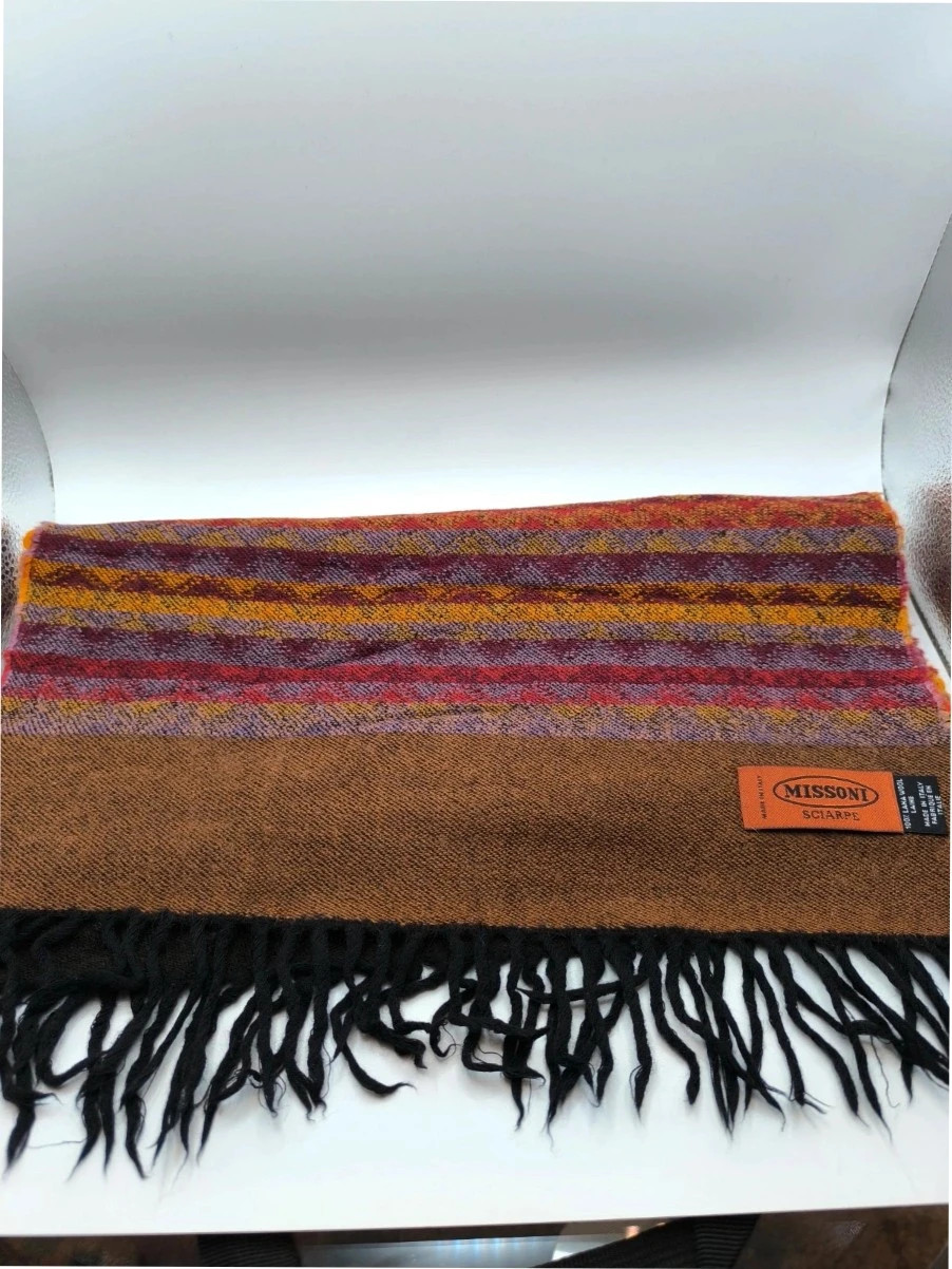 Stunning Missoni designer wool preloved scarf
