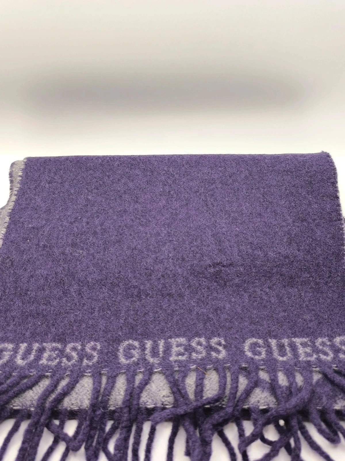 Preloved Guess scarf