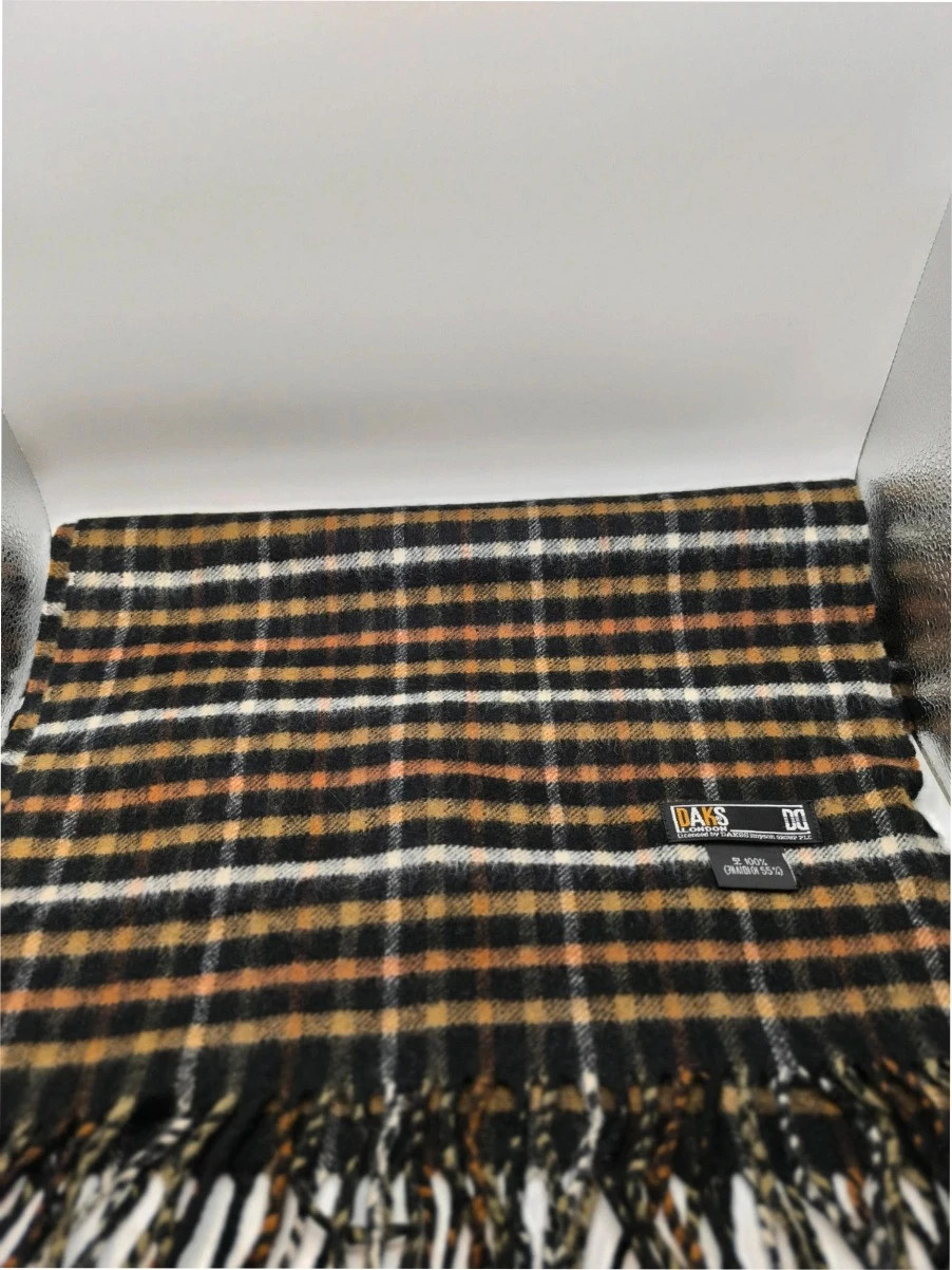 Vintage Daks scarf lovely condition