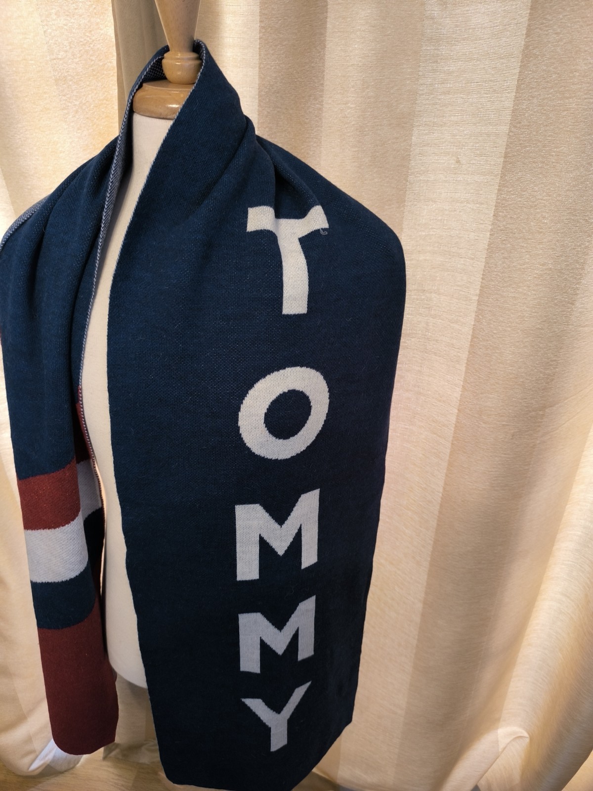 Fantastic Long TOMMY HILFIGER Preloved Scarf Superb Detailing