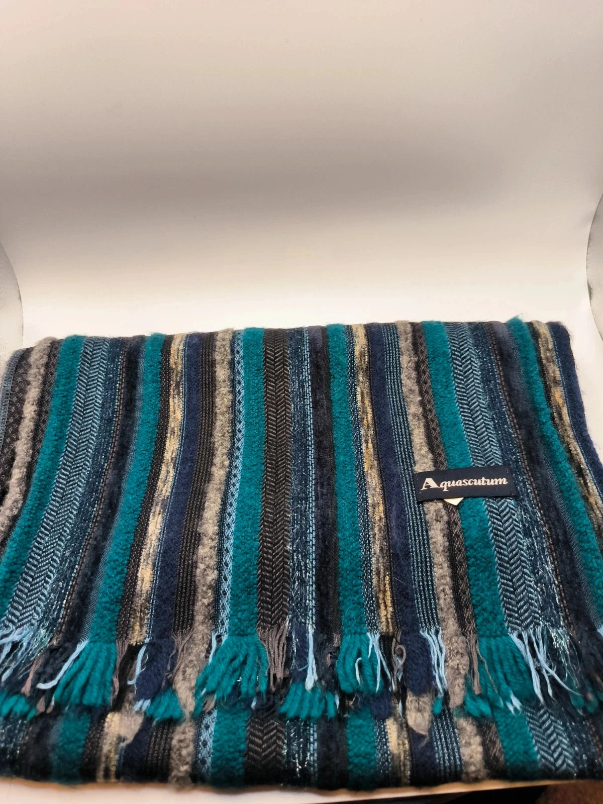 Lovely vintage condition Aquascutum scarf