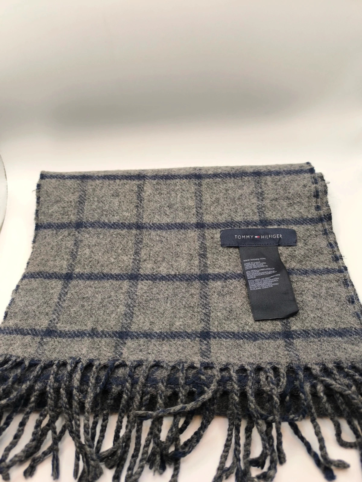 Outstanding Tommy Hilfiger Preloved reversible vintage scarf