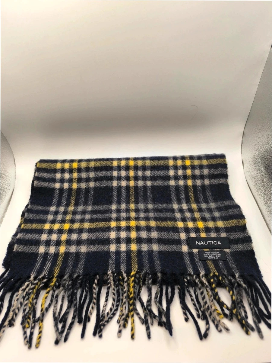Vintage Nautica lambswool scarf in great condition