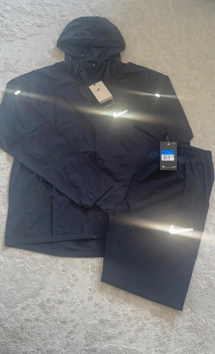 Black Nike miller Size M