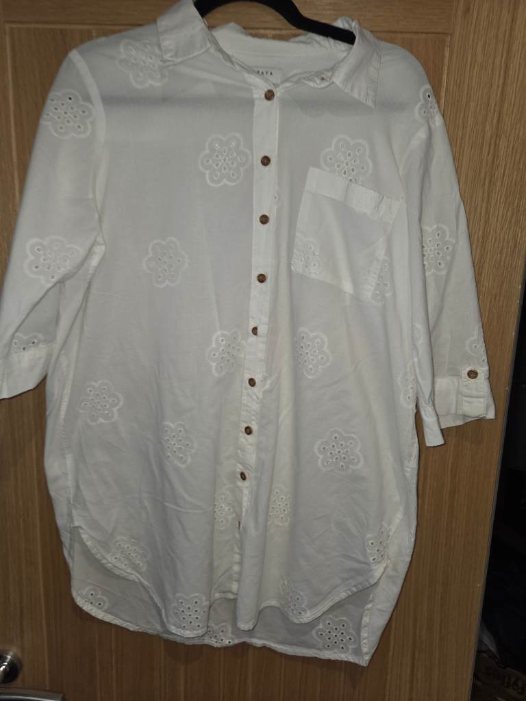 Lovely ladies white cotton embroidered summer shirt uk Medium