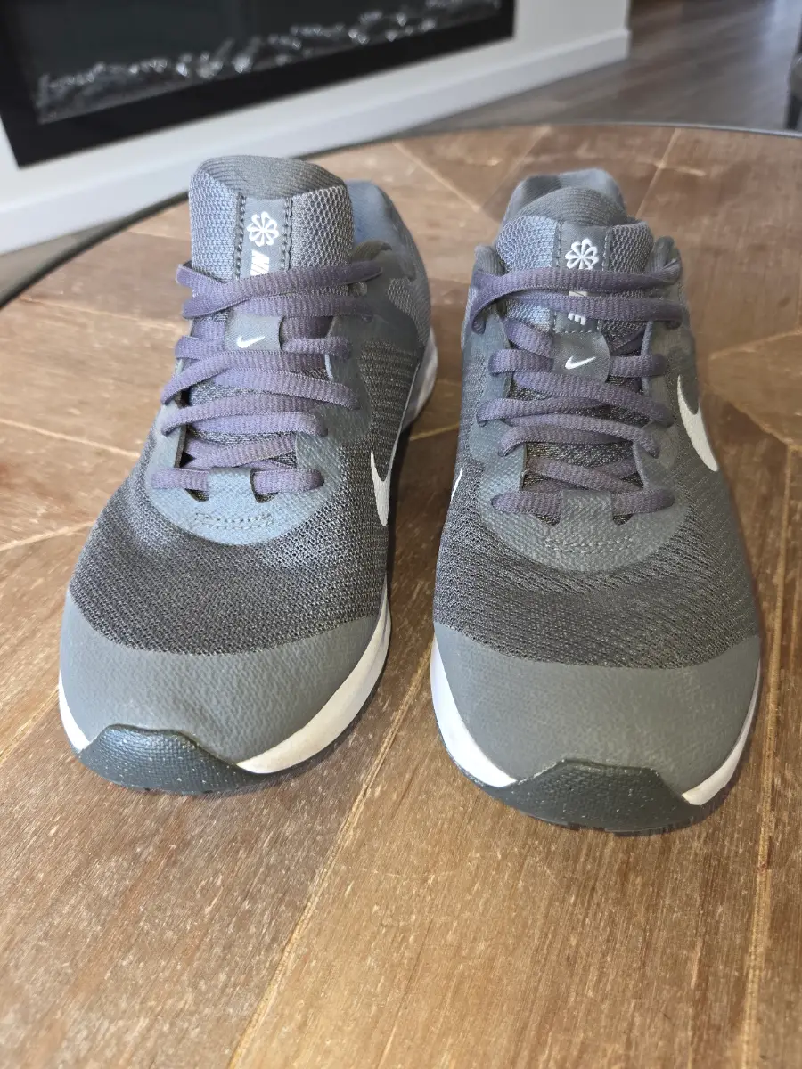 Superb boys Nike Revolution 6 trainers uk 4 rrp £64.99