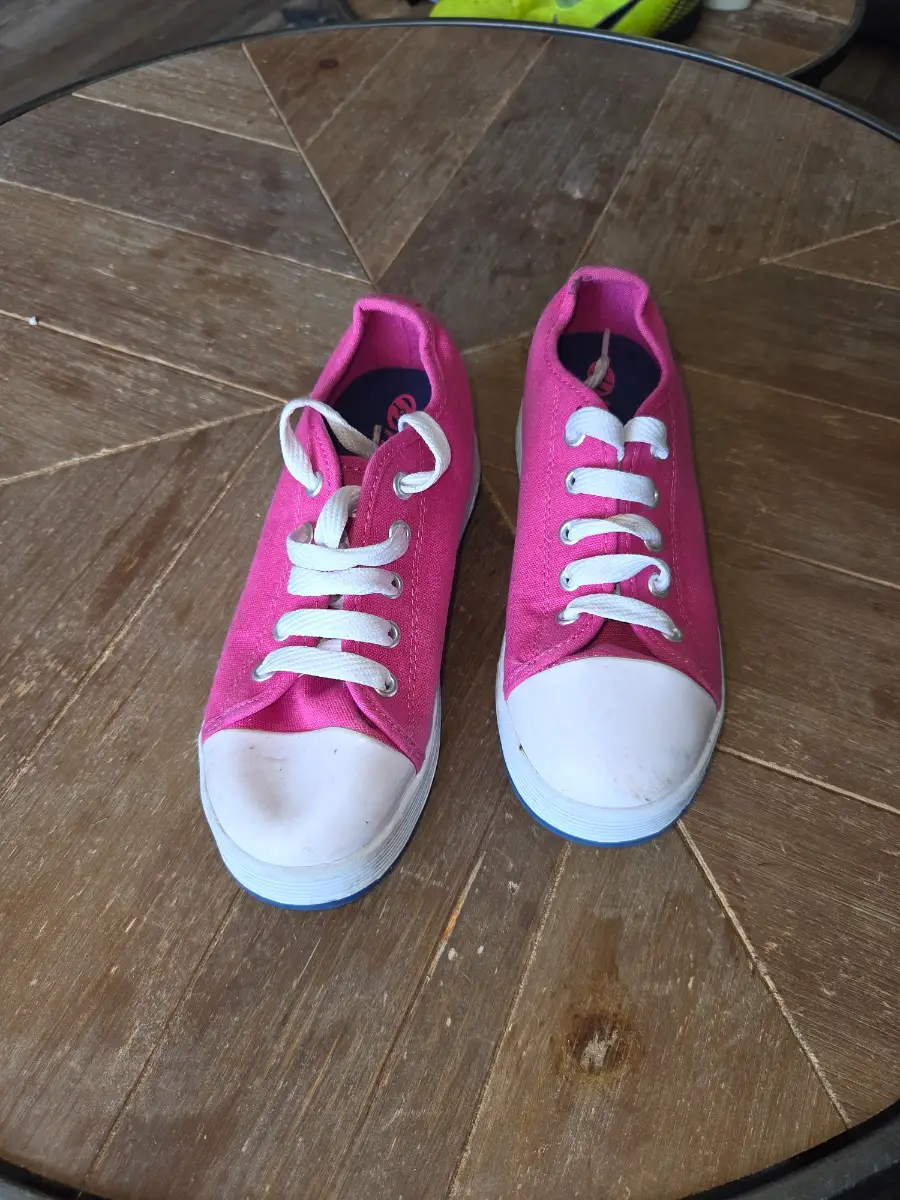 Girls two tone Heely trainers uk 1