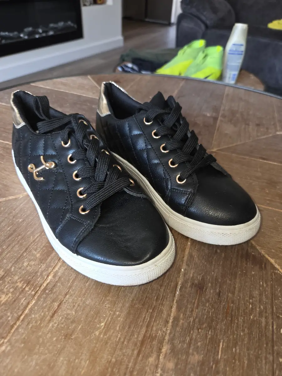 Girls Lily black & gold comfort trainers uk 3