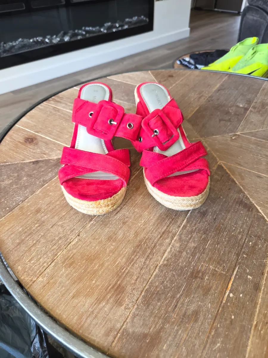 Lovely ladies Marco Tozzi summer wedge sandals uk 6 rrp £55