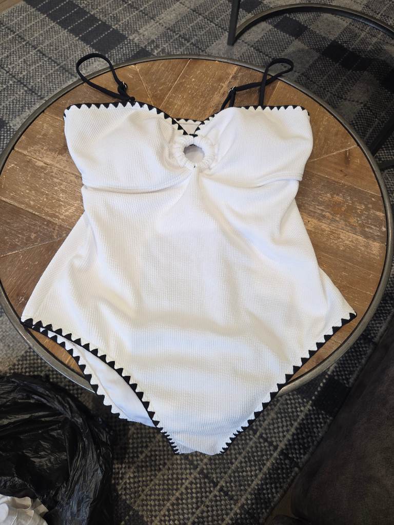 Lovely ladies new Shein one piece swimsuit UK medium
