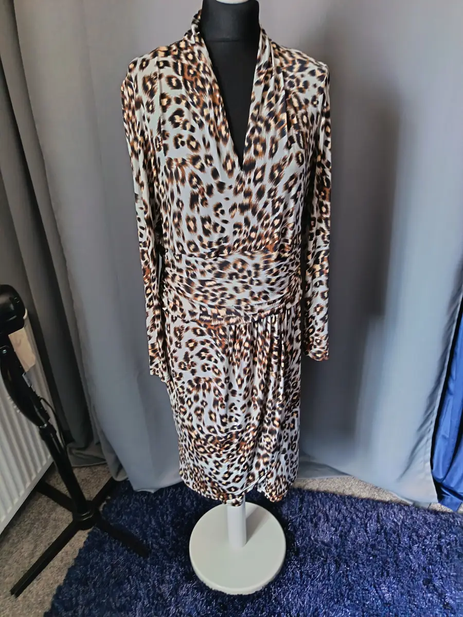 Woman's leopard print v neck long sleeve midi dress 16