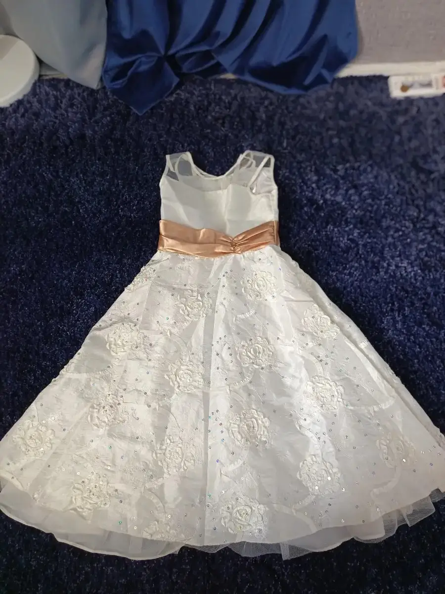 Girls formal dress age 9