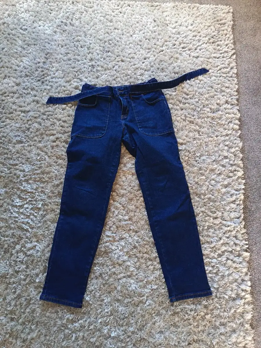 Woman's boden girlfriend jeans