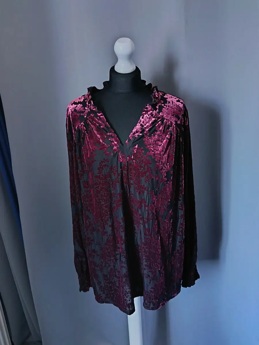 Woman's blouse v neck floral size 1i