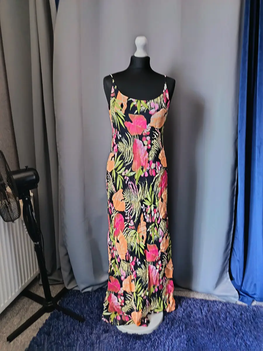 Women's sleeveless maxi dress floral