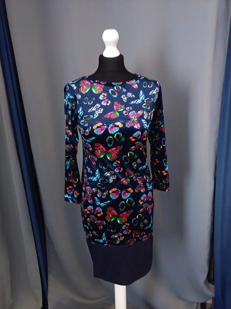 Woman's long sleeve dress
