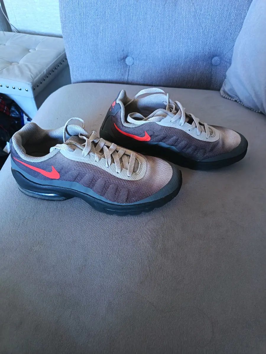 Woman's Nike trainers size 5