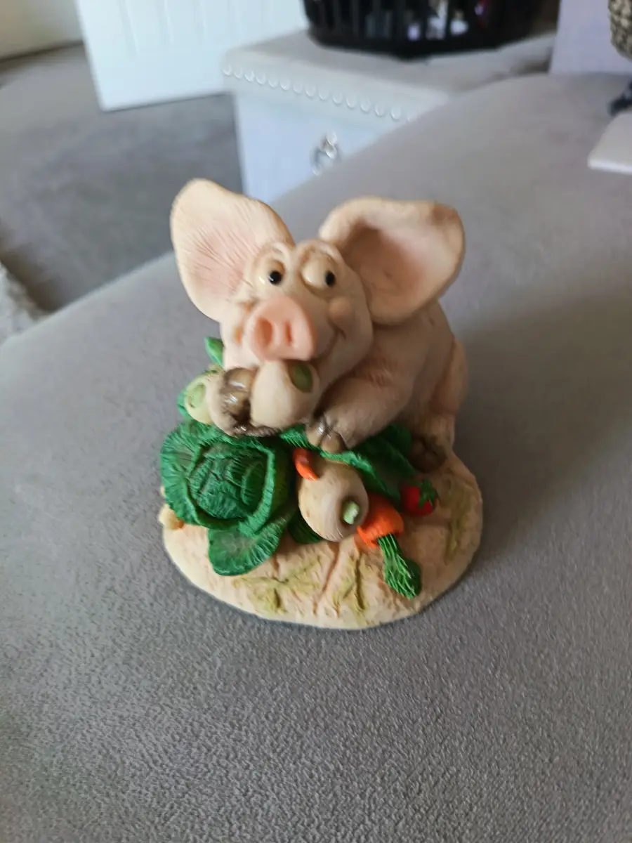 Piggin pigs piggin out