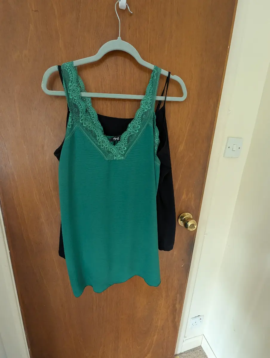 Two camis/vest tops Xl green and black